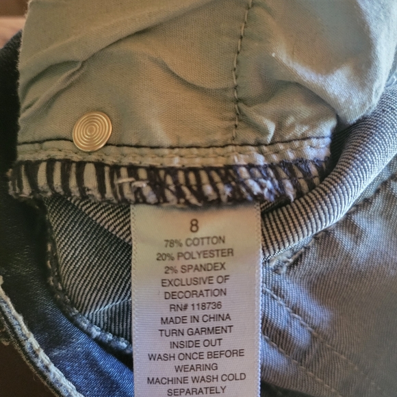 Apt. 9 Capri jeans - Picture 2 of 3